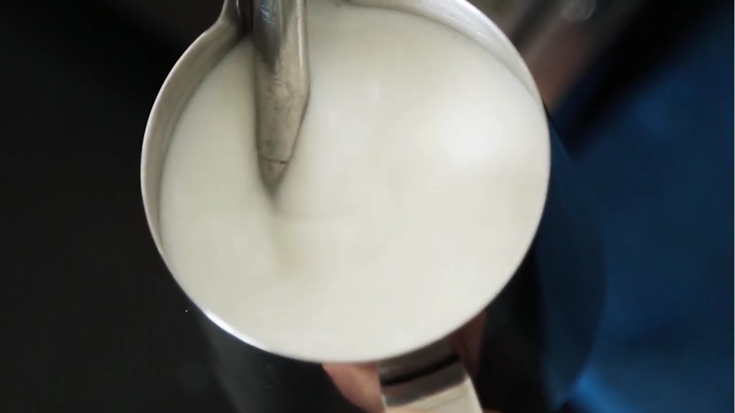 How to foam milk